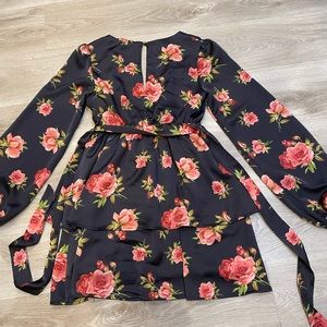 Floral long sleeve V neck dress